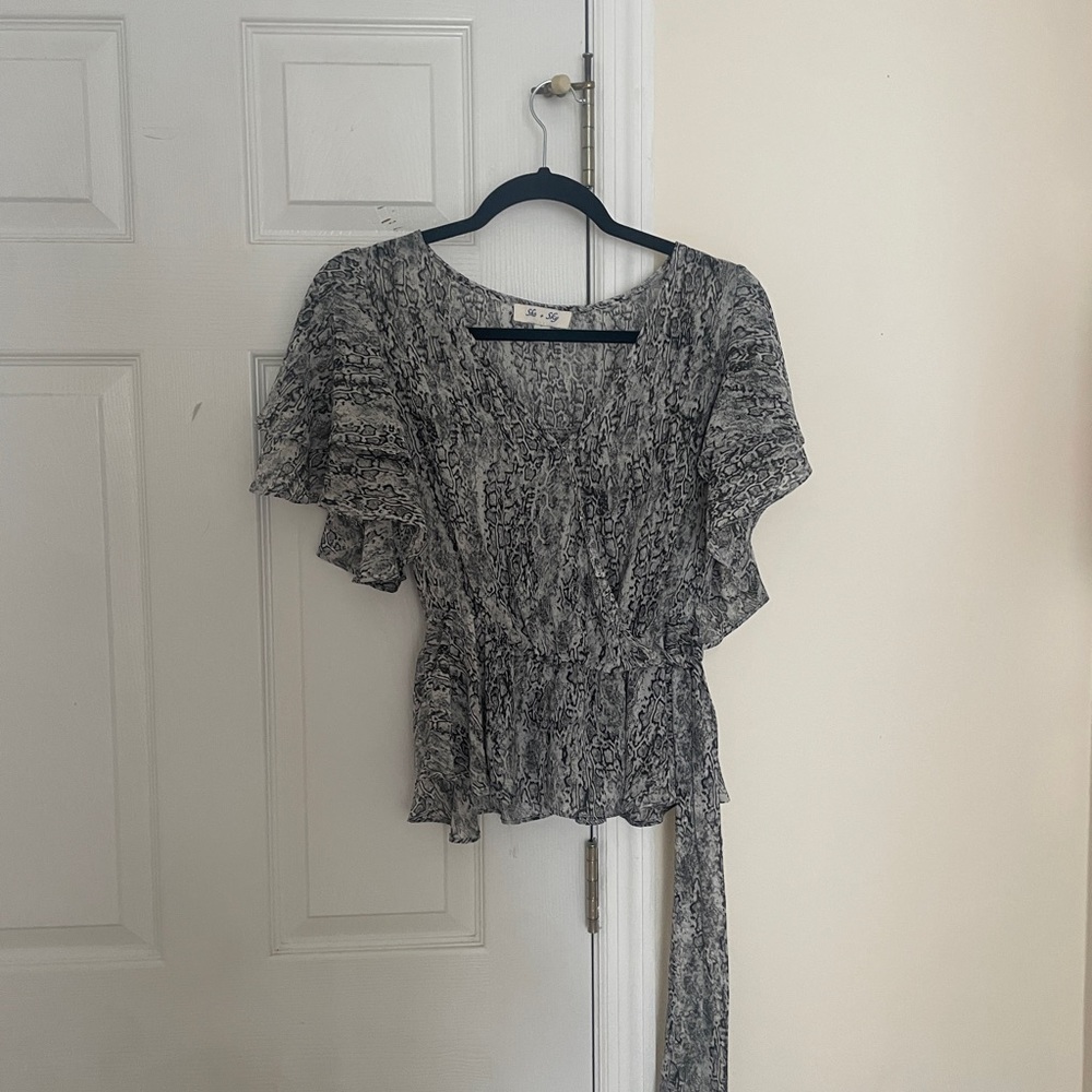 SNAKESKIN PRINT BLOUSE SIZE SMALL